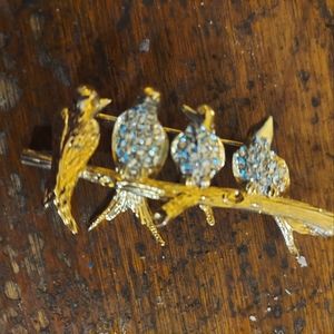 Joan River collection broach